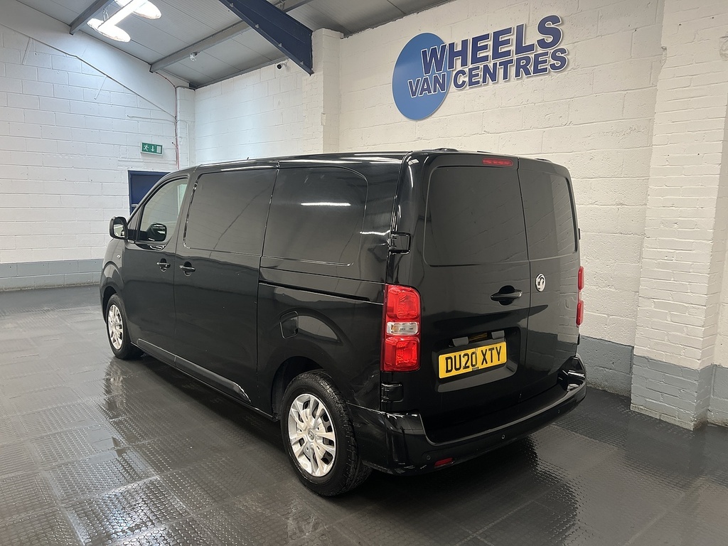 Vauxhall Vivaro 1.5 Turbo D 2700 Sportive Panel Van Man Black #3