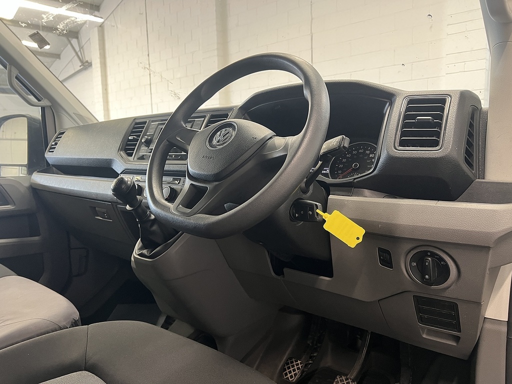 Volkswagen Crafter Tdi Cr35 Startline 2.0 Luton GV21WTZ White #3