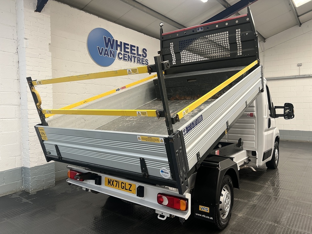 Peugeot Boxer Bluehdi 335 Built For Business 2.2 Tipper Manu MX71GLZ White #5