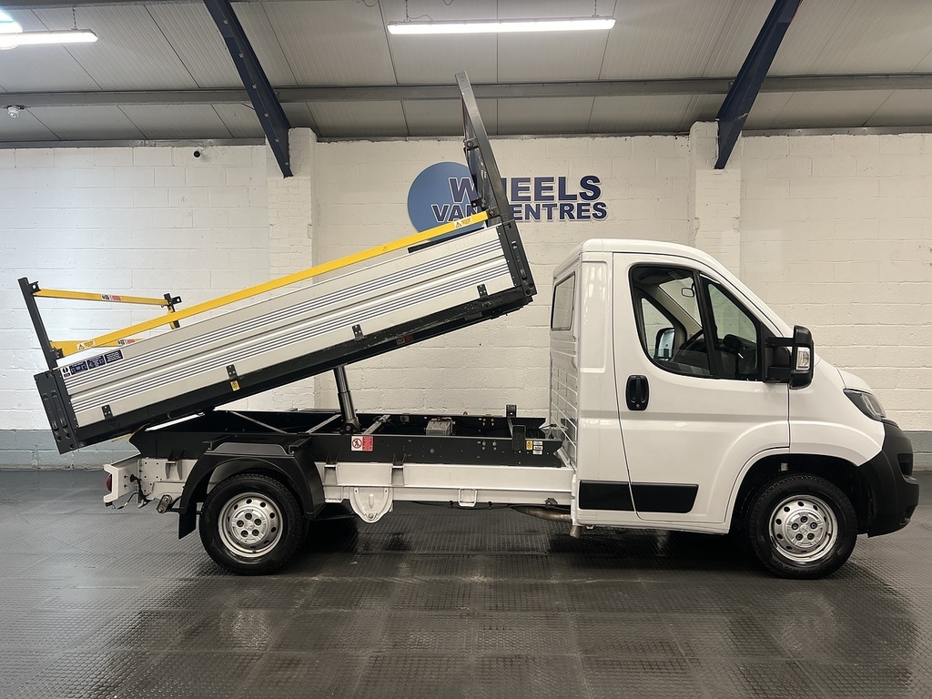 Peugeot Boxer Bluehdi 335 Built For Business 2.2 Tipper Manu MX71GLZ White #6