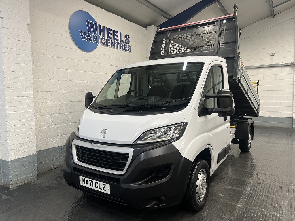 Peugeot Boxer Bluehdi 335 Built For Business 2.2 Tipper Manu MX71GLZ White
