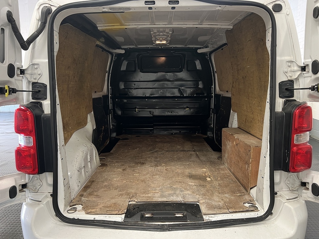 Vauxhall Vivaro 1.5 Turbo D 2700 Sportive Panel Van 6Dr Man White #3