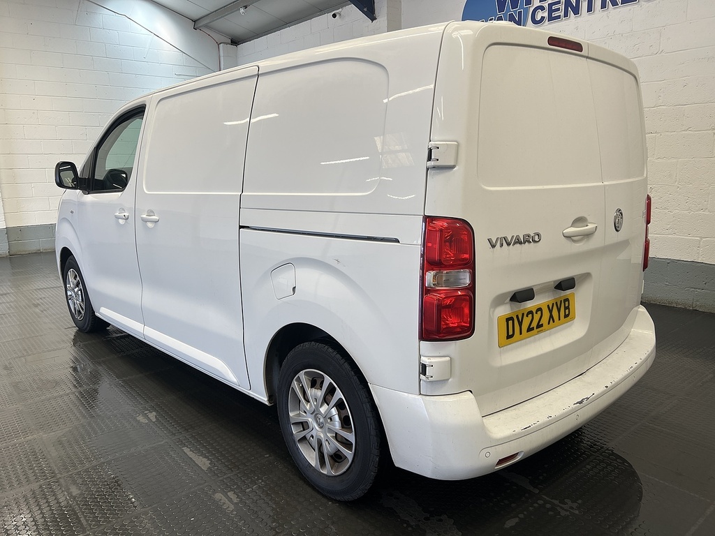 Vauxhall Vivaro 1.5 Turbo D 2700 Sportive Panel Van 6Dr Man White