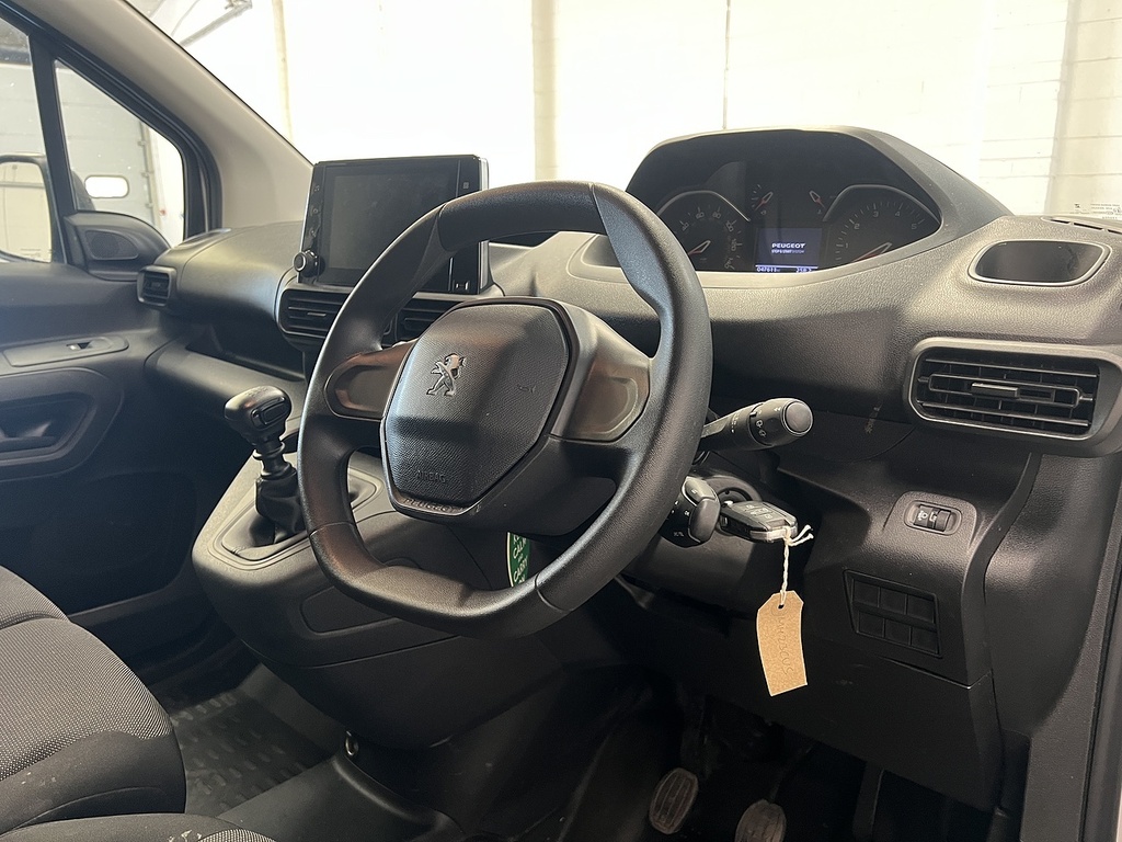 Peugeot Partner 1.5 Bluehdi 950 Professional Premium Long Panel White #4