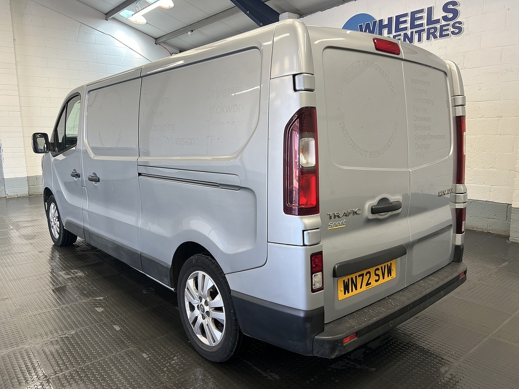 Renault Trafic 2.0 Dci Blue Ll30 Sport Panel Van Manua Grey