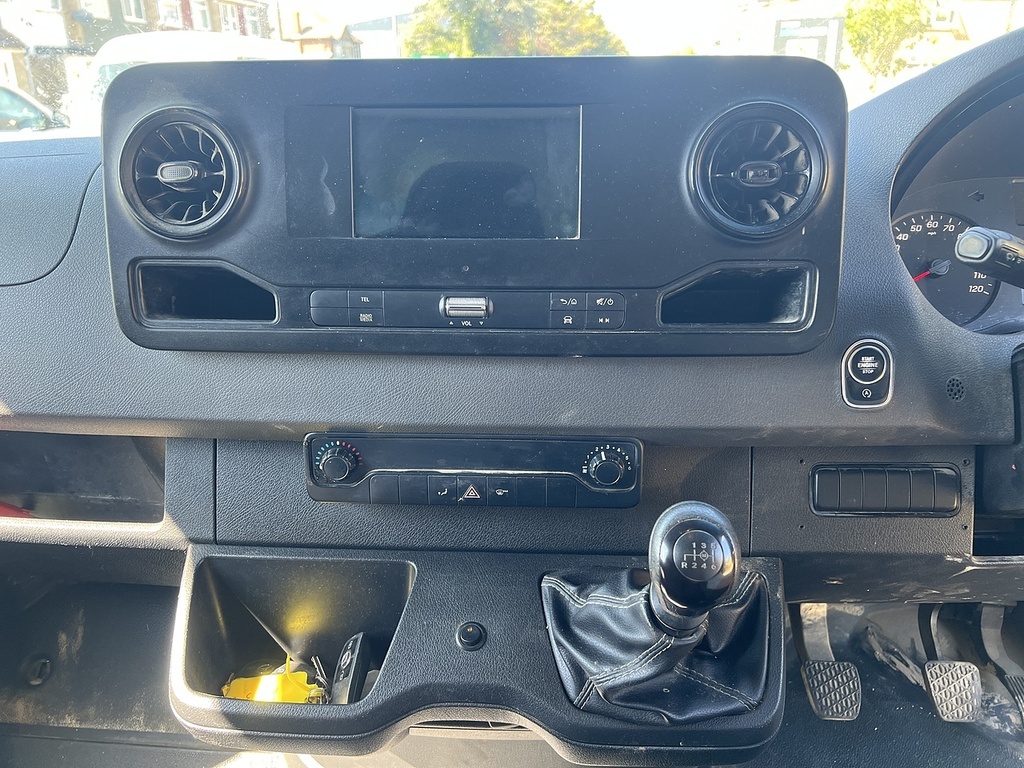 Mercedes-Benz Sprinter 2.0 315 Cdi Progressive Chassis Cab Man White #4