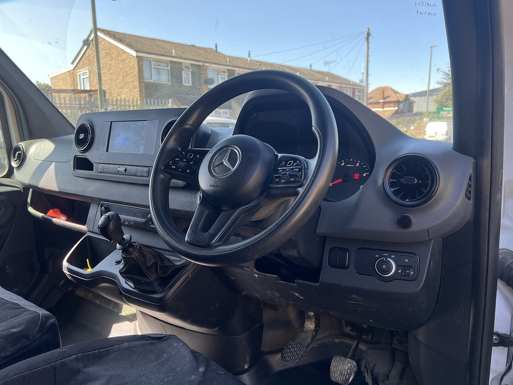 Mercedes-Benz Sprinter 2.0 315 Cdi Progressive Chassis Cab Man White #2