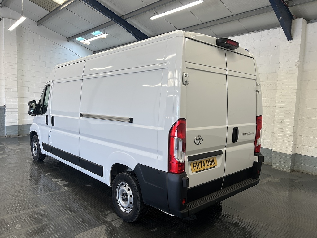 Toyota PROACE 2.2 Bluehdi 35 Icon Long Panel Van Manu White #2