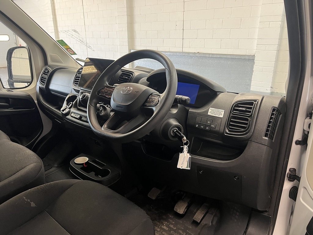 Toyota PROACE 2.2 Bluehdi 35 Icon Long Panel Van Manu White #6