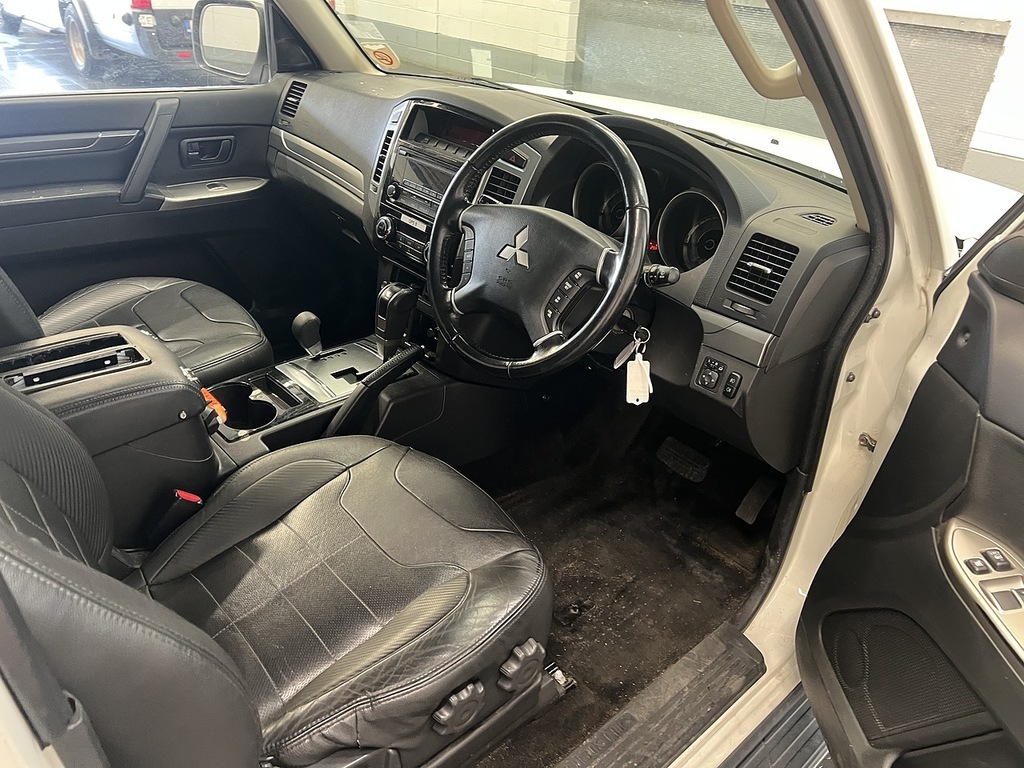 Mitsubishi Shogun 2014 3.2 Di-dc Sg3 Suv 4Wd Euro 5 Grey #7