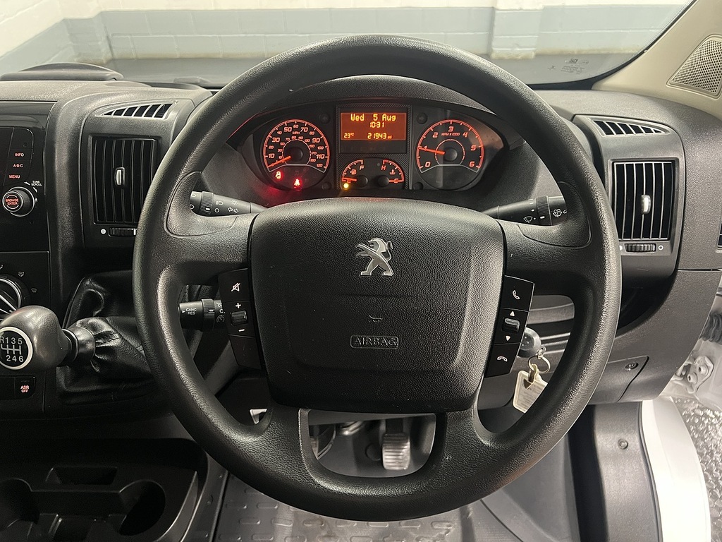 Peugeot Boxer 435 37Kwh Professional L2 H2 White #14