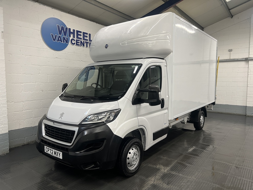Peugeot Boxer 2.2 Bluehdi 335 Built For Business Luton Diese White