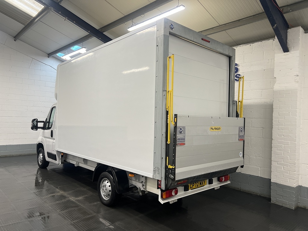 Peugeot Boxer 2.2 Bluehdi 335 Built For Business Luton Diese White #3