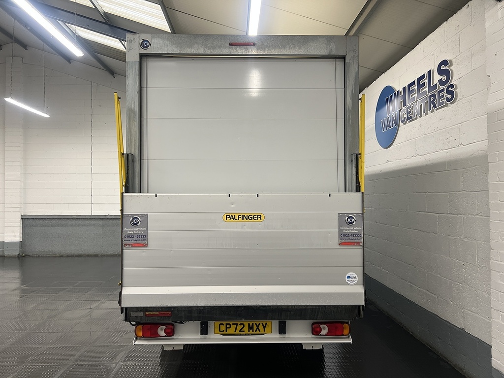 Peugeot Boxer 2.2 Bluehdi 335 Built For Business Luton Diese White #4