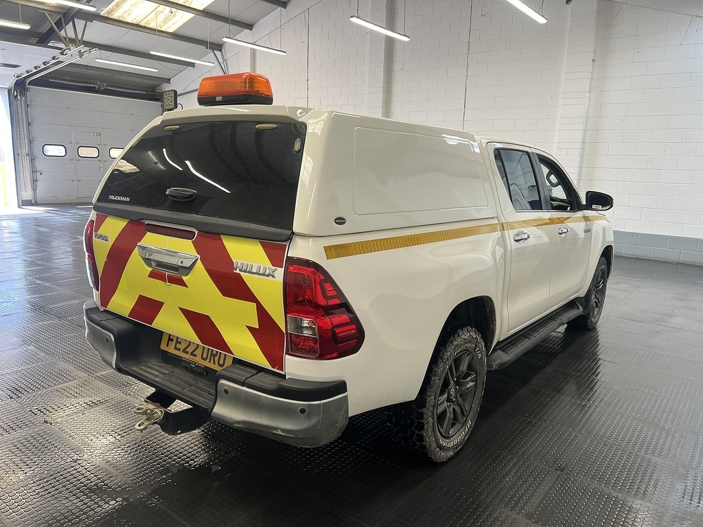 Toyota HILUX 2.4 D-4d Icon Pickup Double Cab 4W White #3