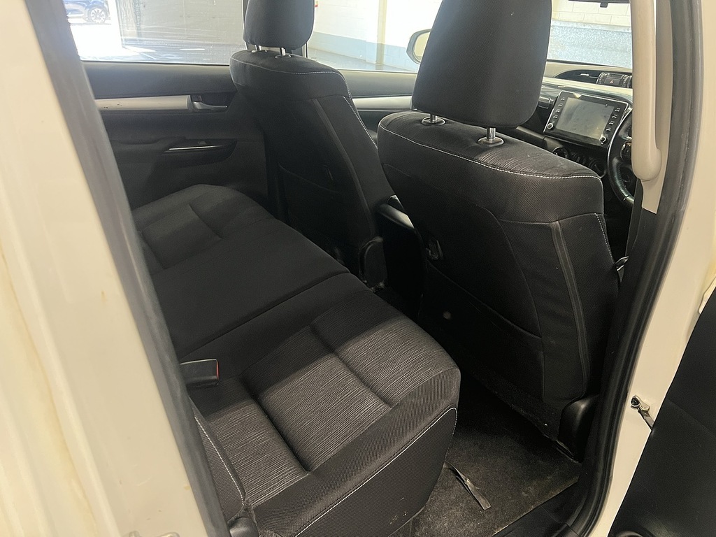 Toyota HILUX 2.4 D-4d Icon Pickup Double Cab 4W White #6