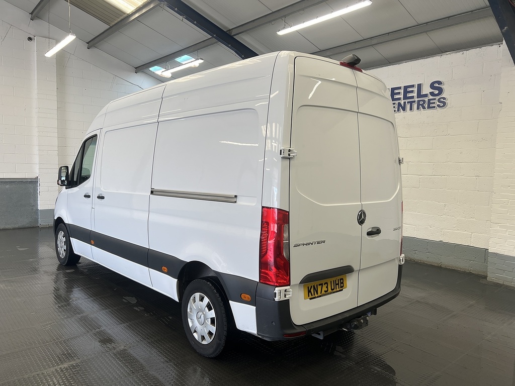 Mercedes-Benz Sprinter 2.0 315 Cdi Premium Panel Van G-tronic White #2