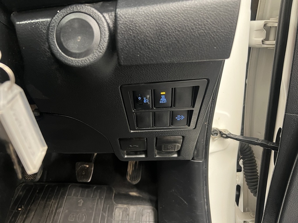Toyota HILUX Diesel Black #19