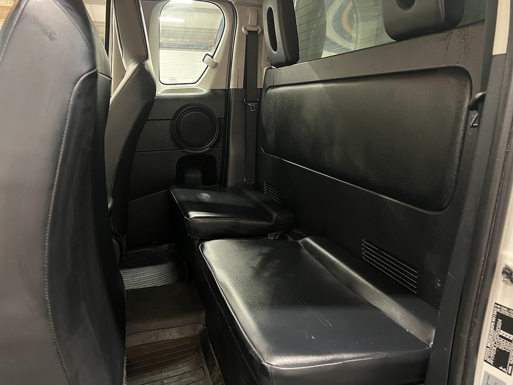 Toyota HILUX Diesel Black #30