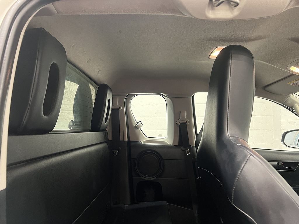 Toyota HILUX Diesel Black #32