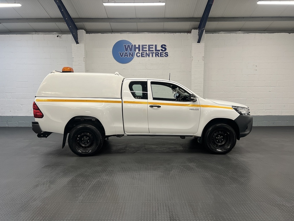 Toyota HILUX 2.4 D-4d Active Extra Pickup Extended Cab Dies White #6
