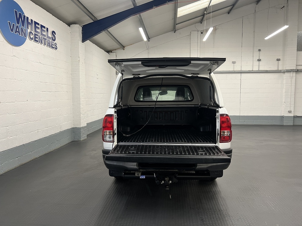 Toyota HILUX Diesel Black #33