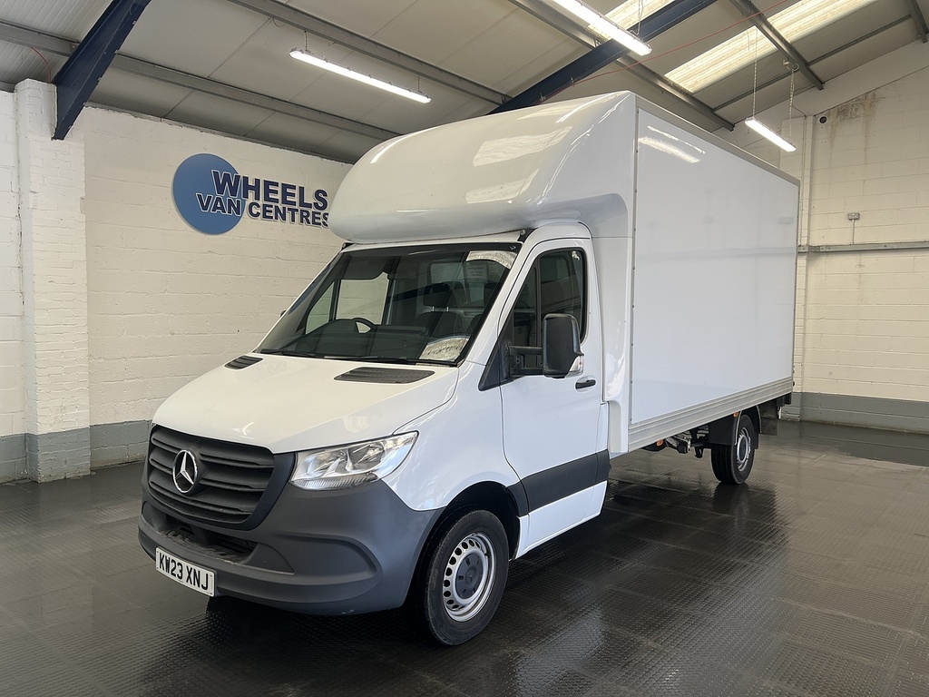 Mercedes-Benz Sprinter 2.0 315 Cdi Progressive Chassis Cab Man White