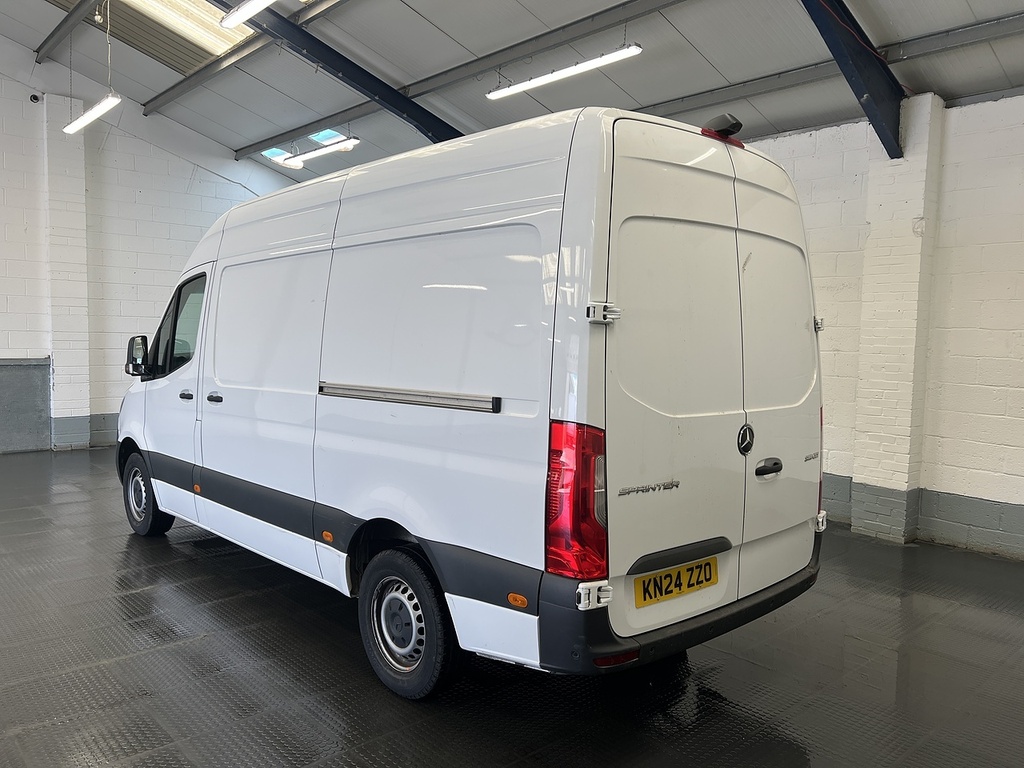 Mercedes-Benz Sprinter 2.0 315 Cdi Progressive Panel Van Manua White #2