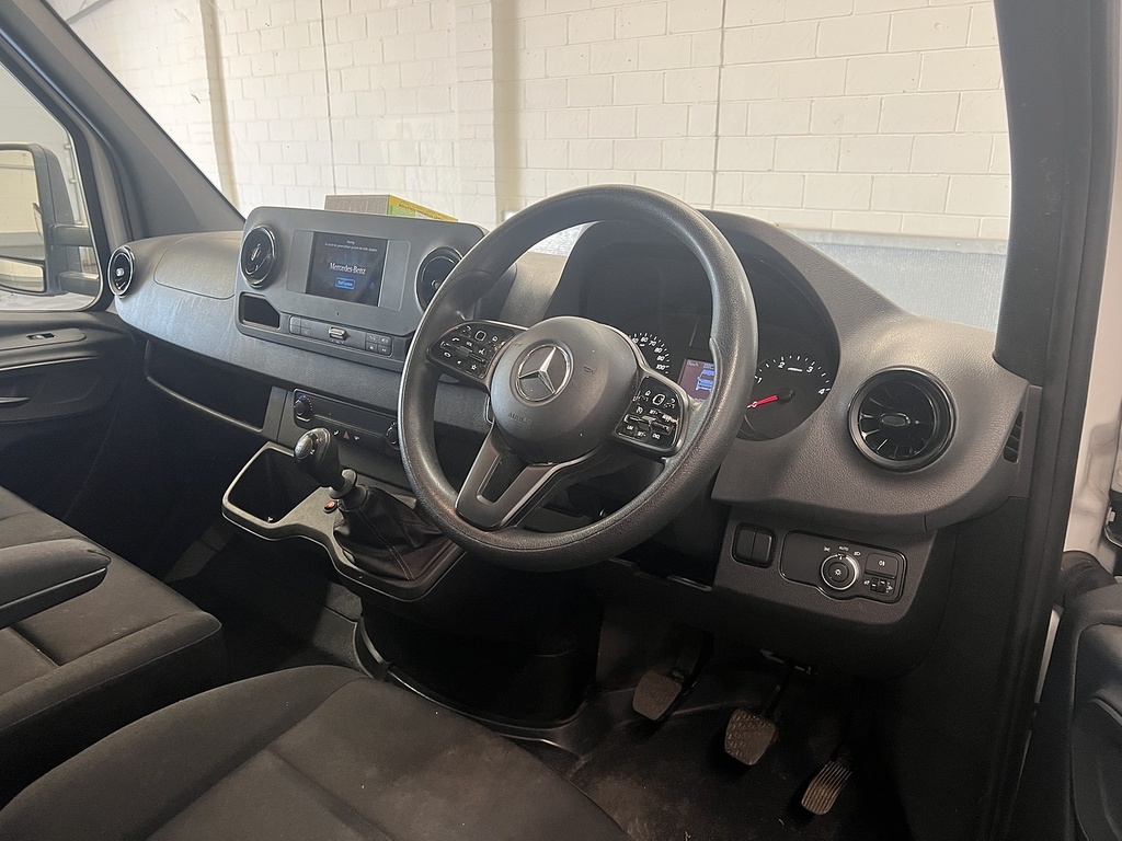 Mercedes-Benz Sprinter 2.0 315 Cdi Progressive Chassis Cab Man White #3