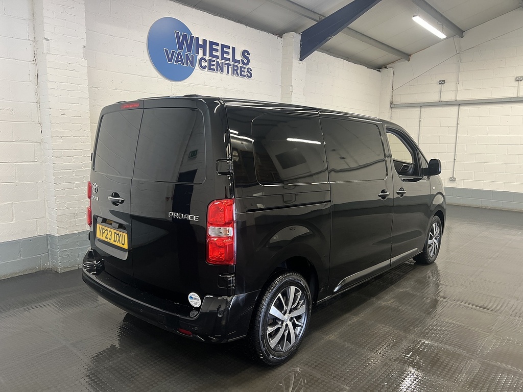 Toyota PROACE 2.0D Design Medium Panel Van 6Dr Mwb Black #4