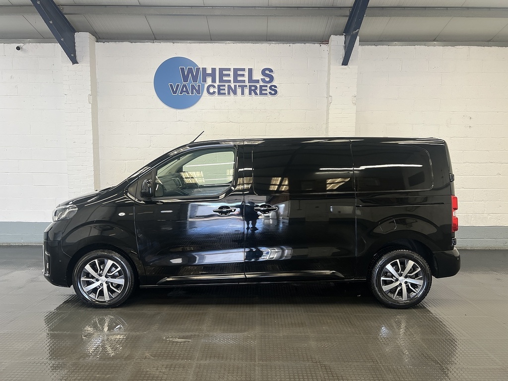 Toyota PROACE 2.0D Design Medium Panel Van 6Dr Mwb Black #2