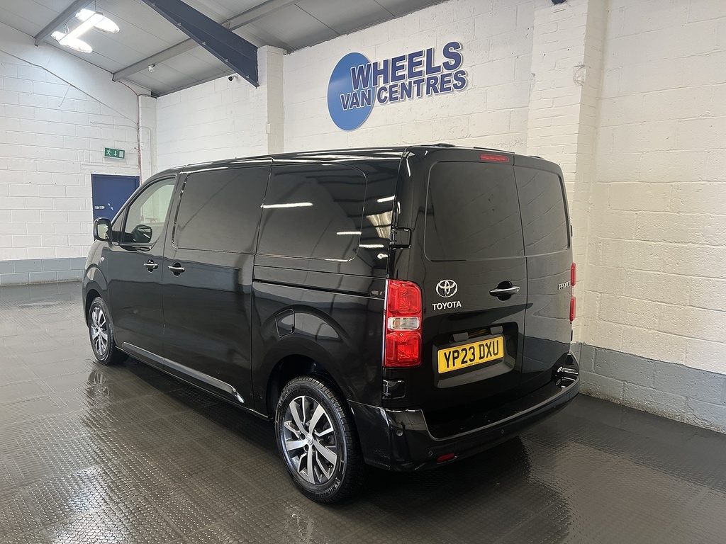 Toyota PROACE 2.0D Design Medium Panel Van 6Dr Mwb Black #3