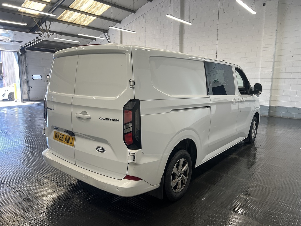 Ford Transit Custom 2.0 320 Ecoblue Limited Crew Van Double Cab Di White #3