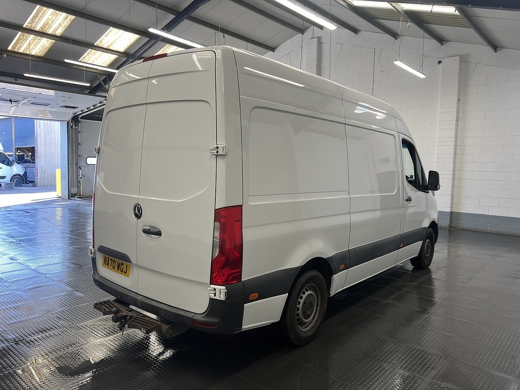 Mercedes-Benz Sprinter 2.0 315 Cdi Progressive Panel Van Manua White #3