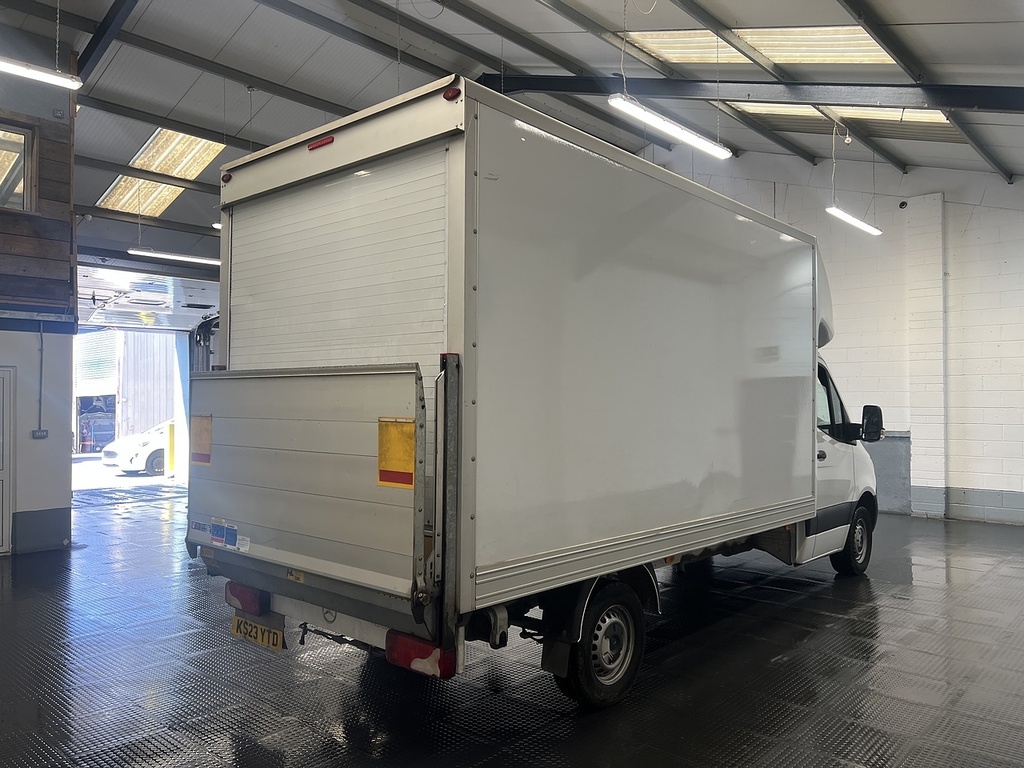 Mercedes-Benz Sprinter 2.0 315 Cdi Progressive Chassis Cab Man White #3