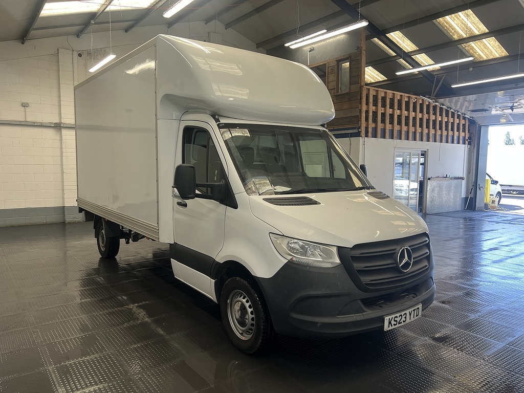 Mercedes-Benz Sprinter 2.0 315 Cdi Progressive Chassis Cab Man White #4