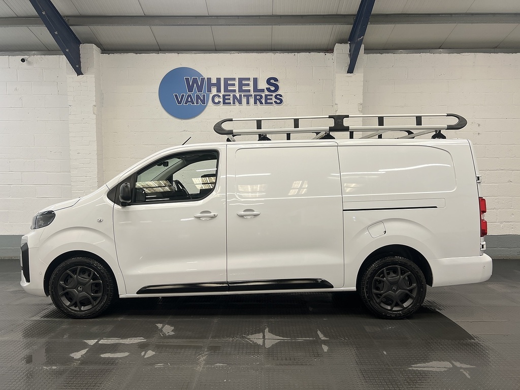 Citroen Dispatch 1.5 Bluehdi Driver XL Panel Van 6Dr KM25URY White #2