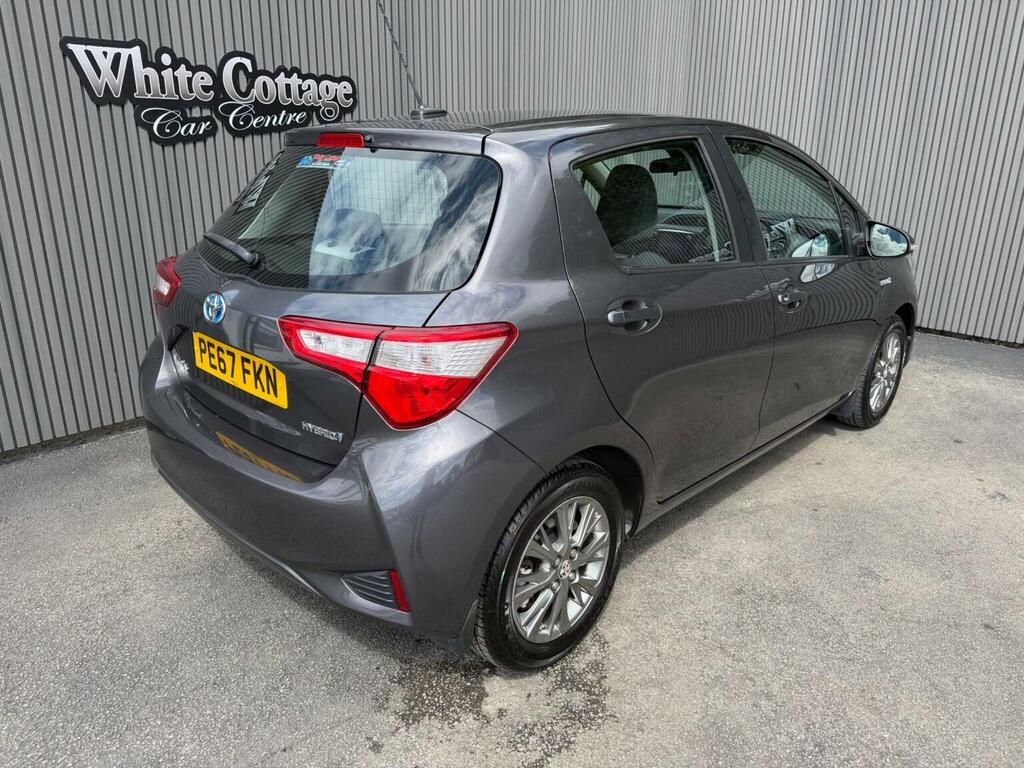 Toyota Yaris 1.5 Vvt-h Icon Tech E-cvt Euro 6 Ss Grey #2