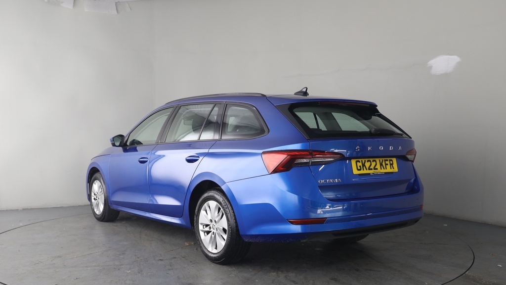 Skoda Octavia 1.0 Tsi Se Technology Estate Eur GK22KFR Blue #3