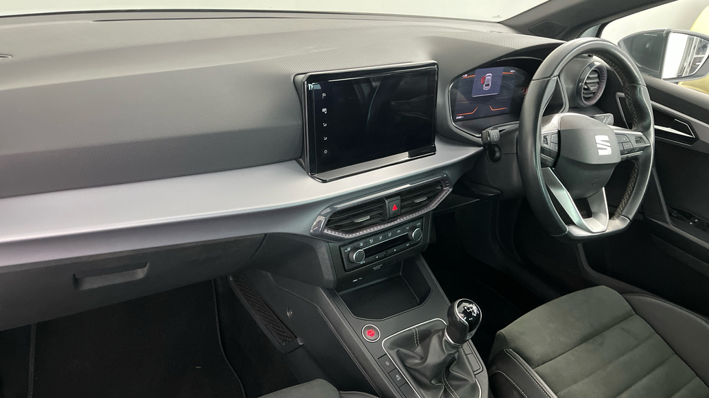 Seat Ibiza 1.0 Tsi Xcellence Hatchback Euro FN73MMJ White #2