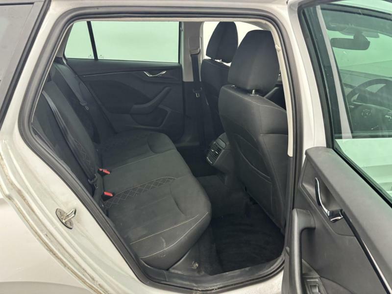 Skoda Kamiq 1.0 Tsi Se Drive Suv Euro 6 Ss White #5