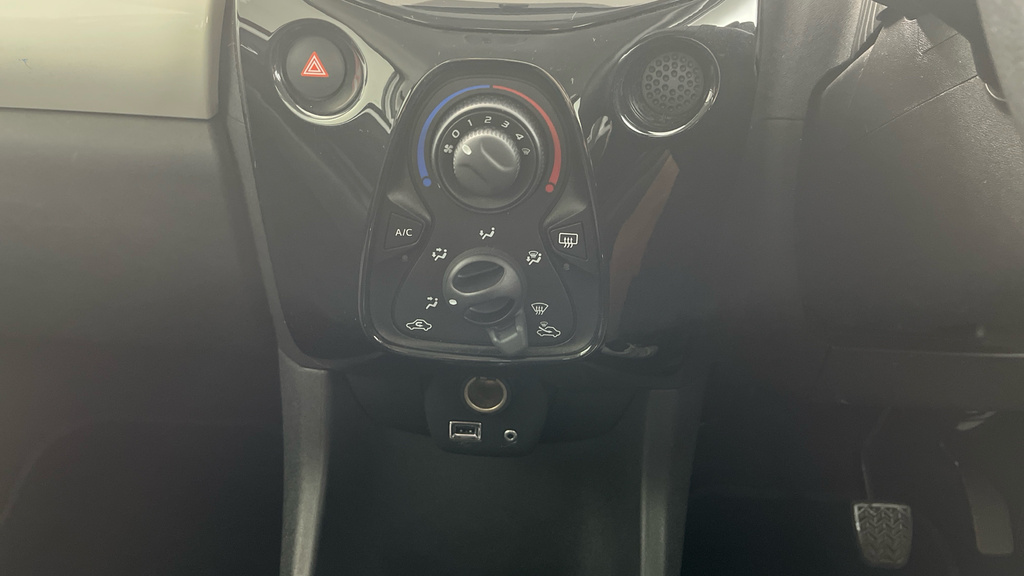Toyota Aygo 1.0 Vvt-i X-play Grey #21