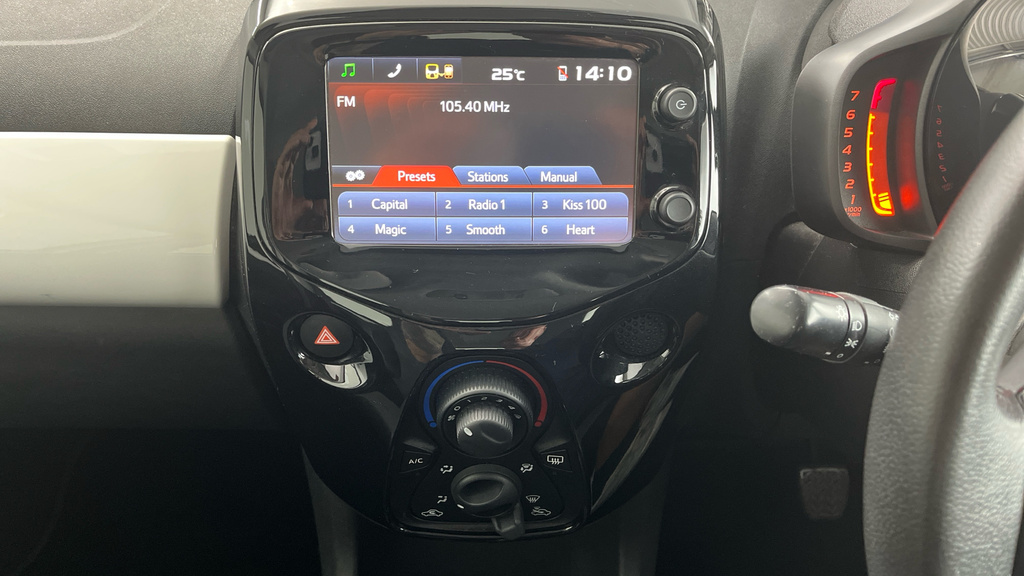Toyota Aygo 1.0 Vvt-i X-play Grey #19