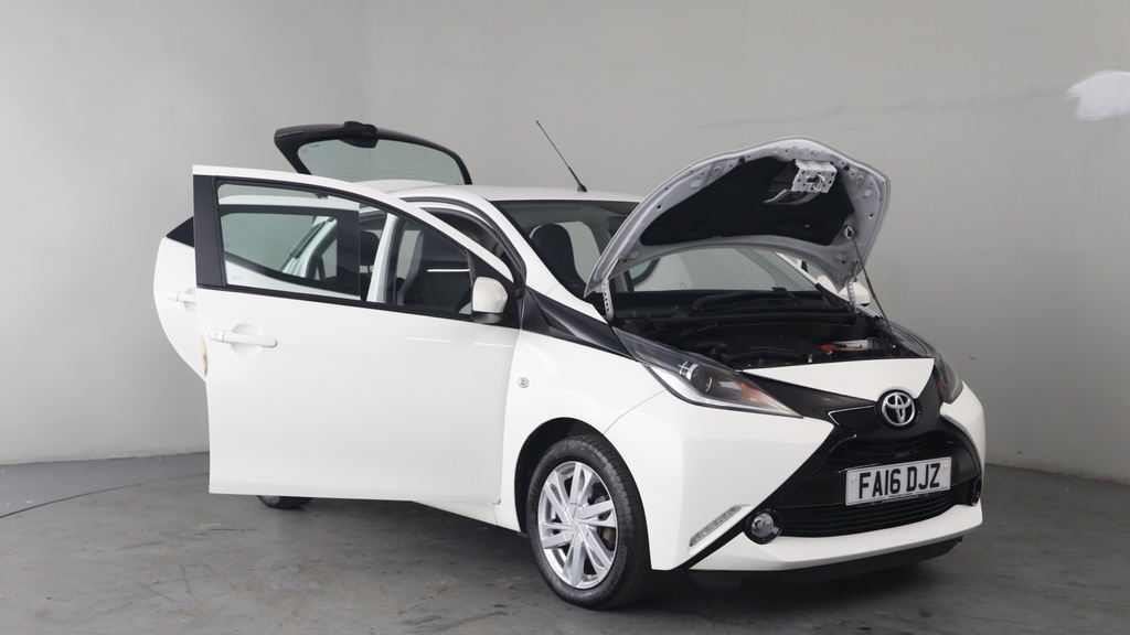 Toyota Aygo 1.0 Vvt-i X-pression Hatchback X-shift White #6