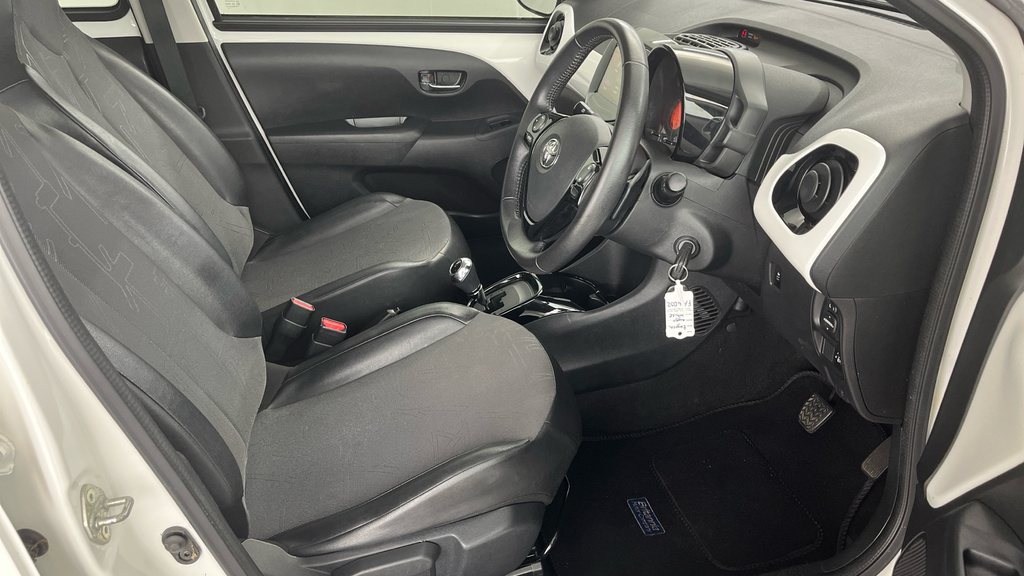 Toyota Aygo 1.0 Vvt-i X-play Grey #25