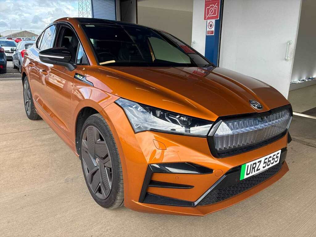 Skoda ENYAQ Iv 82Kwh Vrs Coupe 4Wd Dc135kw Orange