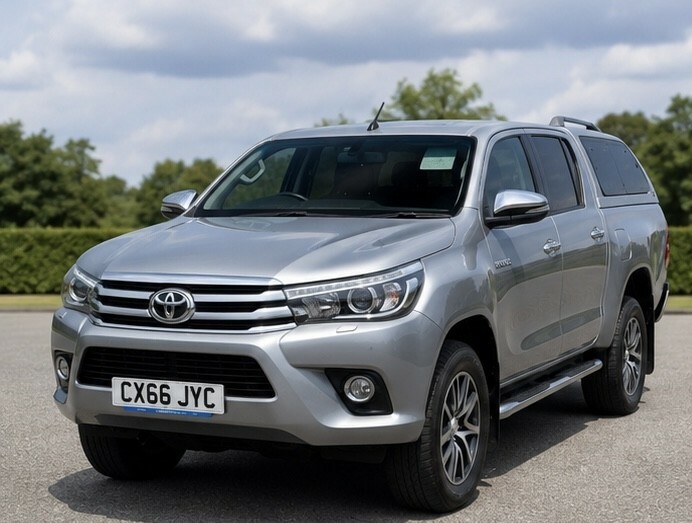 Toyota HILUX 2.4 D-4d Invincible CX66JYC Silver