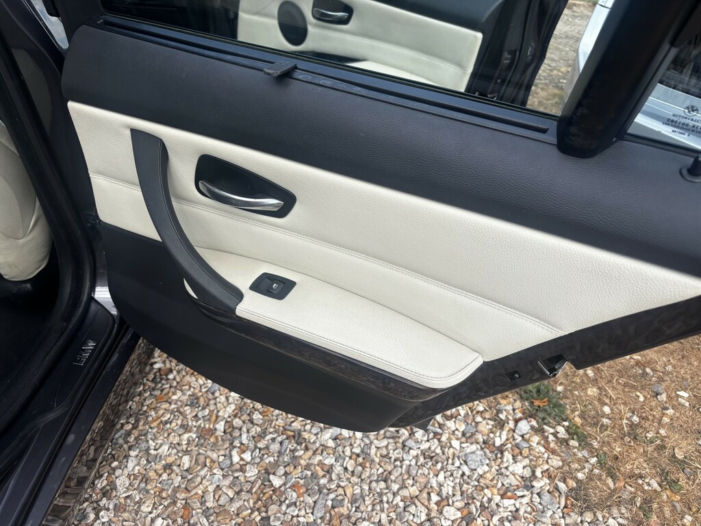 BMW 3 Series 330D M Sport Black #10