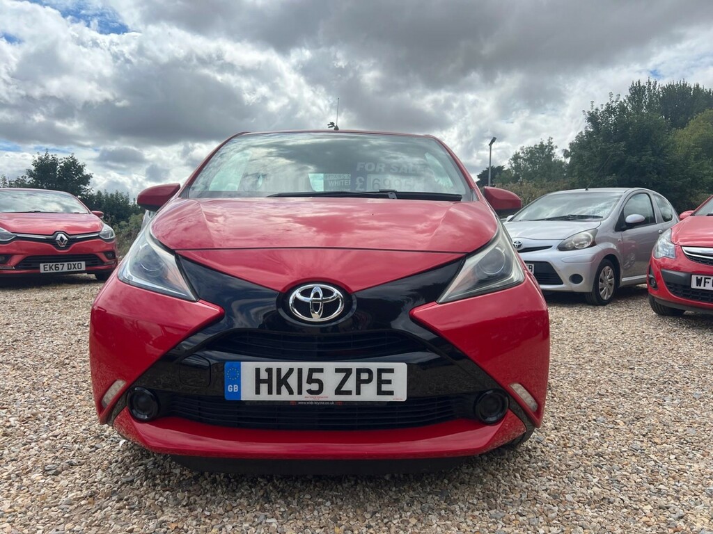 Toyota Aygo 1.0 Vvt-i X-play Red #3