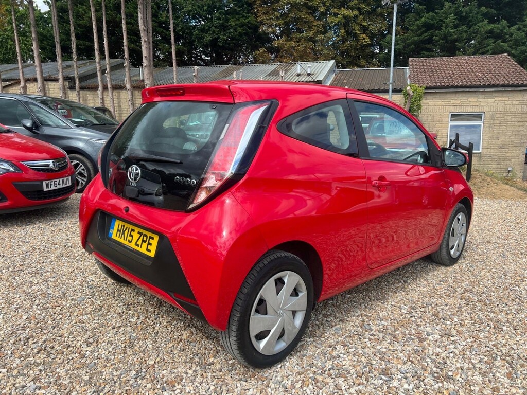 Toyota Aygo 1.0 Vvt-i X-play Red #5